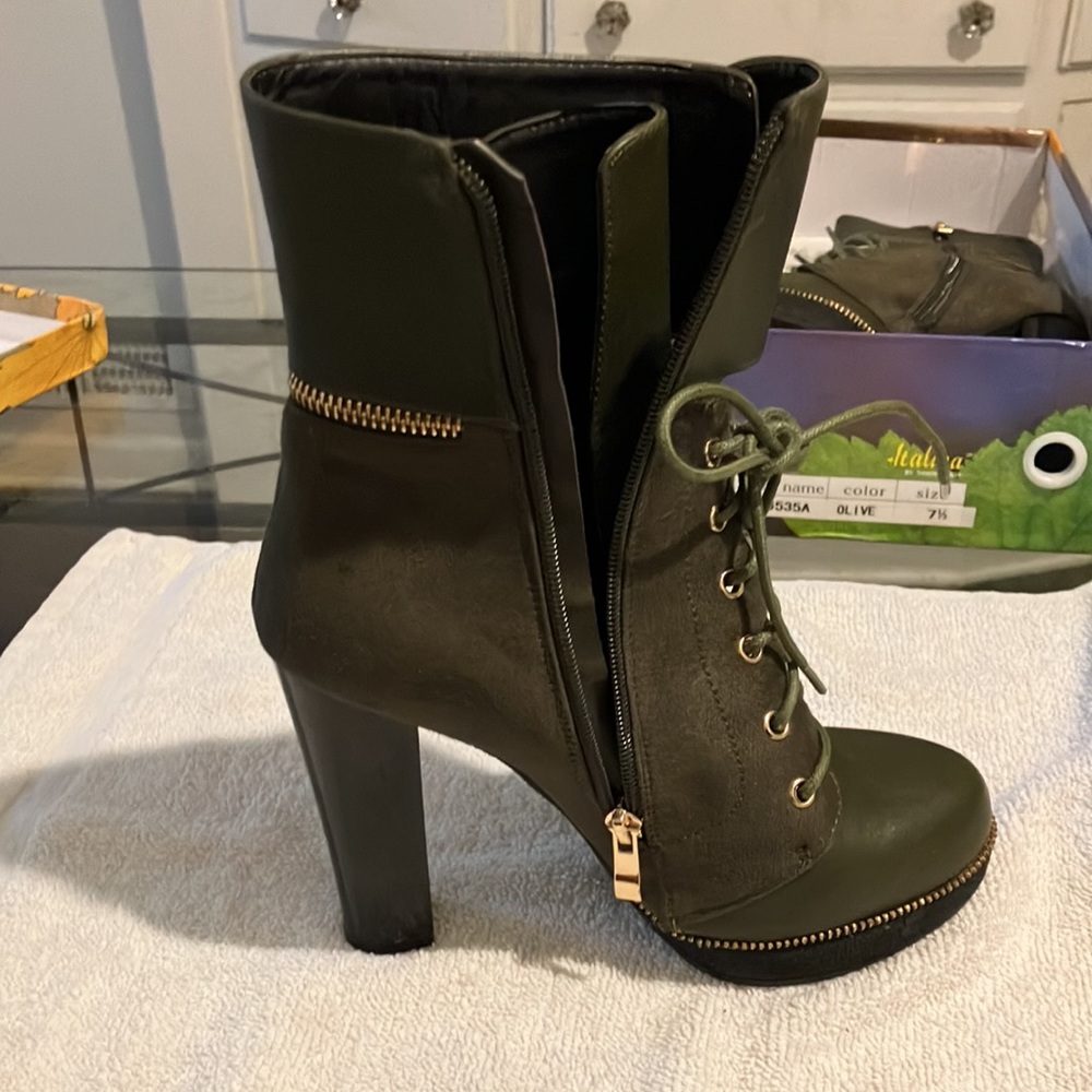 Italina ankle platform boot size 7.5 - Picture 5 of 6
